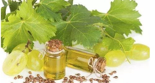 El aceite de semilla de uva es bueno para la piel.